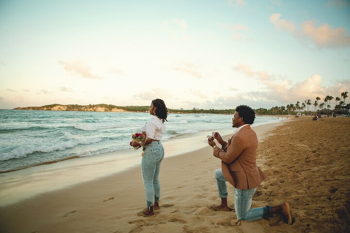 Private Photo Session Marriage Proposal in Macao Beach - Photo 1 of 21